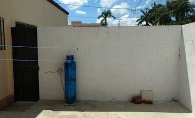 CASA EN LA COL. MEXICO EN ESQUINA DE 2 REC. EN UNA PLANTA
