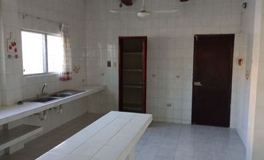 CASA EN LA COL. MEXICO EN ESQUINA DE 2 REC. EN UNA PLANTA