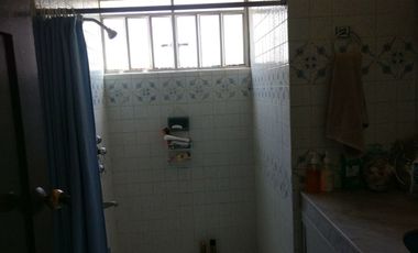 CASA EN LA COL. MEXICO EN ESQUINA DE 2 REC. EN UNA PLANTA