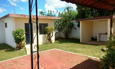 CASA EN LA COL. MEXICO EN ESQUINA DE 2 REC. EN UNA PLANTA