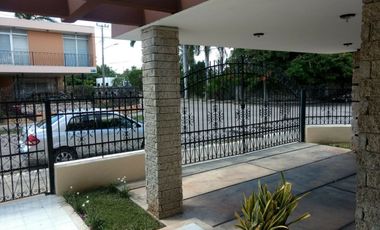 CASA EN LA COL. MEXICO EN ESQUINA DE 2 REC. EN UNA PLANTA