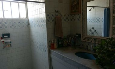 CASA EN LA COL. MEXICO EN ESQUINA DE 2 REC. EN UNA PLANTA