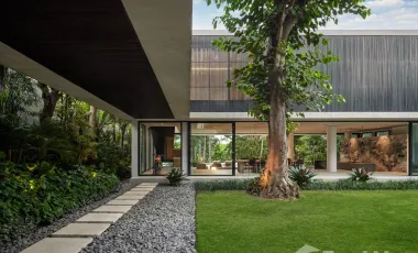 6 Bedroom Villa for sale in Mengwi, Bali