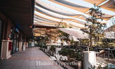 Local Comercial en Arriendo en Camino Los Trapenses. Paseo La Cruz