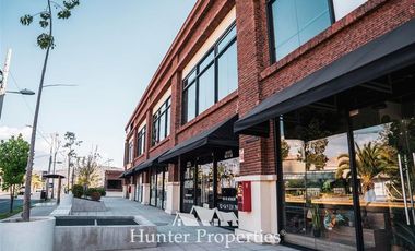 Local Comercial en Arriendo en Camino Los Trapenses. Paseo La Cruz