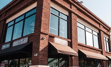 Local Comercial en Arriendo en Camino Los Trapenses. Paseo La Cruz