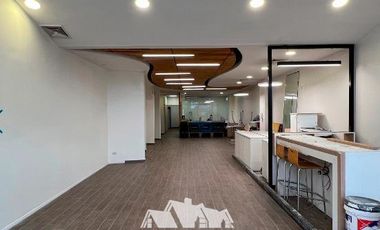 Local Comercial en Arriendo en Las Condes / Padre Hurtado