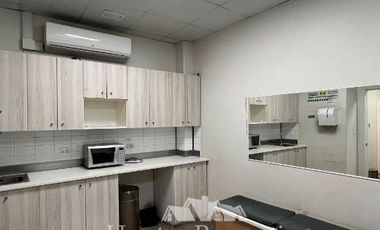 Local Comercial en Arriendo en Las Condes / Padre Hurtado