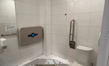 Local Comercial en Arriendo en Las Condes / Padre Hurtado