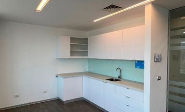 Oficina en Arriendo en Avda Vitacura / Presidente Riesco