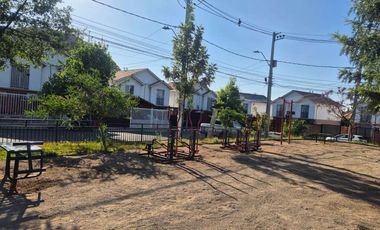 Casa en venta 2D y 1B. Lomas del Maipo condominio cerrado