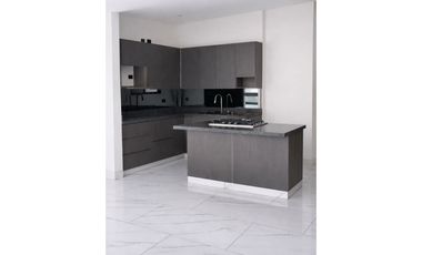 Casa en Venta con Alberca en Solana Residencial en Cumbres Garcia