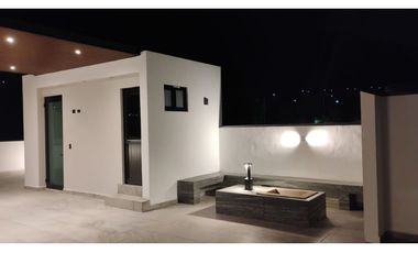 Casa en Venta con Alberca en Solana Residencial en Cumbres Garcia