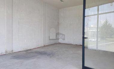 Local nuevo en Av. CODAGEM con estacionamiento