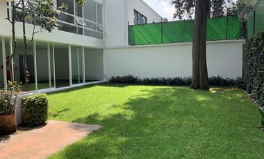 Casa remodelada totalmente con gran ubicación.