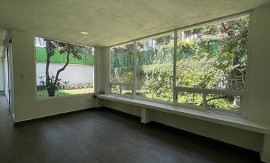 Casa remodelada totalmente con gran ubicación.