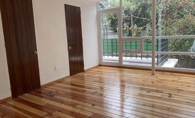 Casa remodelada totalmente con gran ubicación.