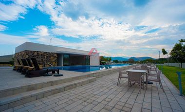 Terreno en venta Paraje Las Grullas Tlajomulco | 154 m² frente a Casa Club