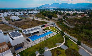 Terreno en venta Paraje Las Grullas Tlajomulco | 154 m² frente a Casa Club