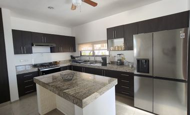 Casa en renta amueblada y equipada Privada Aleza Conkal