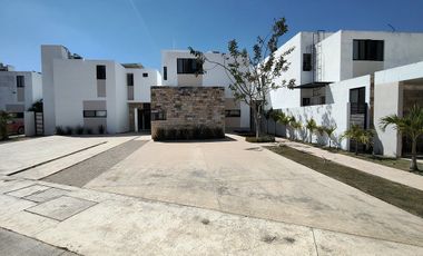 Casa en renta amueblada y equipada Privada Aleza Conkal