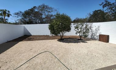 Casa en renta amueblada y equipada Privada Aleza Conkal