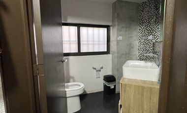 CASA CON USO DE SUELO PARA OFICINAS, COL. FLORIDA