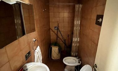 Casa sobre Avenida Ignacio de la Roza.