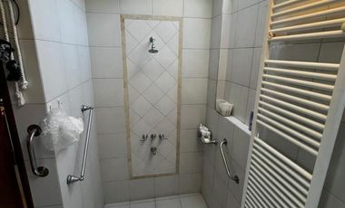 Casa sobre Avenida Ignacio de la Roza.