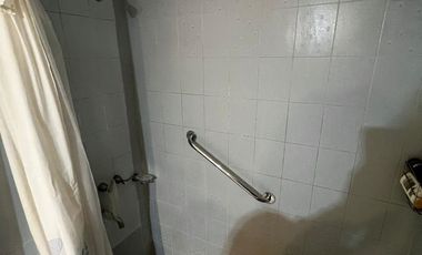 Casa sobre Avenida Ignacio de la Roza.