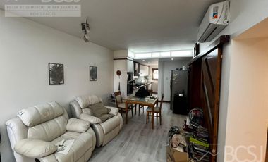 Casa sobre Avenida Ignacio de la Roza.