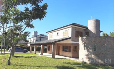 VENTA CASA EN 2 LOTES SOBRE LA CANCHA DE GOLF