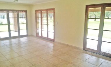 VENTA CASA EN 2 LOTES SOBRE LA CANCHA DE GOLF