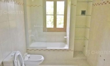 VENTA CASA EN 2 LOTES SOBRE LA CANCHA DE GOLF