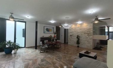 Renta de casa amueblada en fraccionamiento Montebello