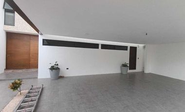 Renta de casa amueblada en fraccionamiento Montebello