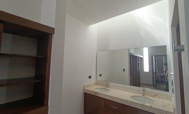 Renta de casa de Lujo Amueblada Fraccionamiento Montebello