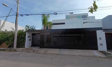 Renta de casa amueblada en fraccionamiento Montebello