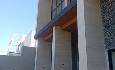 CASA EN VENTA CARRETERA NACIONAL SIERRA ALTA MONTERREY NUEVO LEÓN