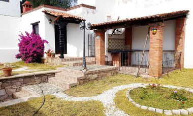 Casa en VENTA con amplio jardín