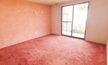 Casa en VENTA con amplio jardín