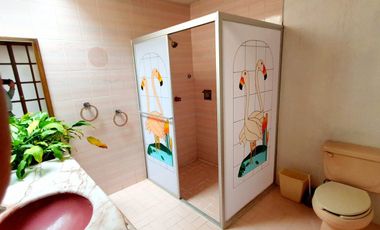 Casa en VENTA con amplio jardín