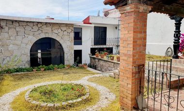 Casa en VENTA con amplio jardín