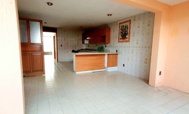 Casa en VENTA con amplio jardín