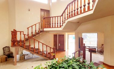 Casa en VENTA con amplio jardín