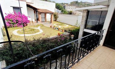 Casa en VENTA con amplio jardín