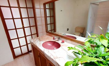 Casa en VENTA con amplio jardín