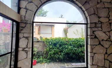 Casa en VENTA con amplio jardín