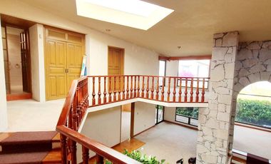 Casa en VENTA con amplio jardín