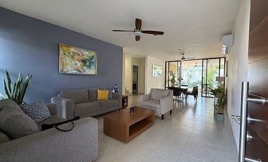 CASA EN RENTA PARQUE CENTRAL, Privada al Norte de Mérida, Yucatán